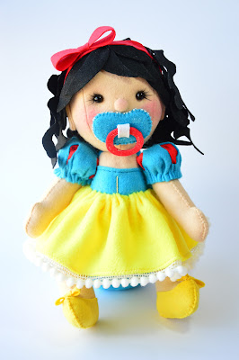 muñeca blancanieves bebe