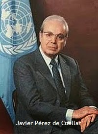 Javier Perez de Cuellar, então Secretário Geral das Nações Unidas.