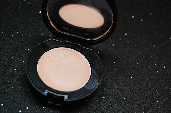 bobbi brown light to medium bisque