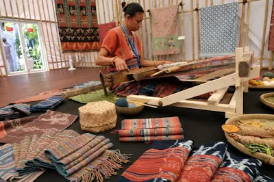 Mengulik proses pembuatan Tenun Ikat Khas Flores 