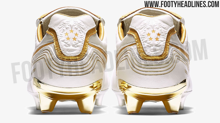 ronaldinho white and gold cleats