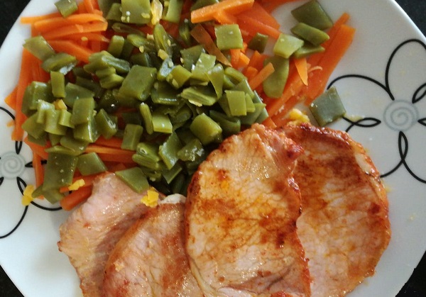 Lomo de cerdo con zanahorias y judías Lomo de cerdo con zanahorias y judías