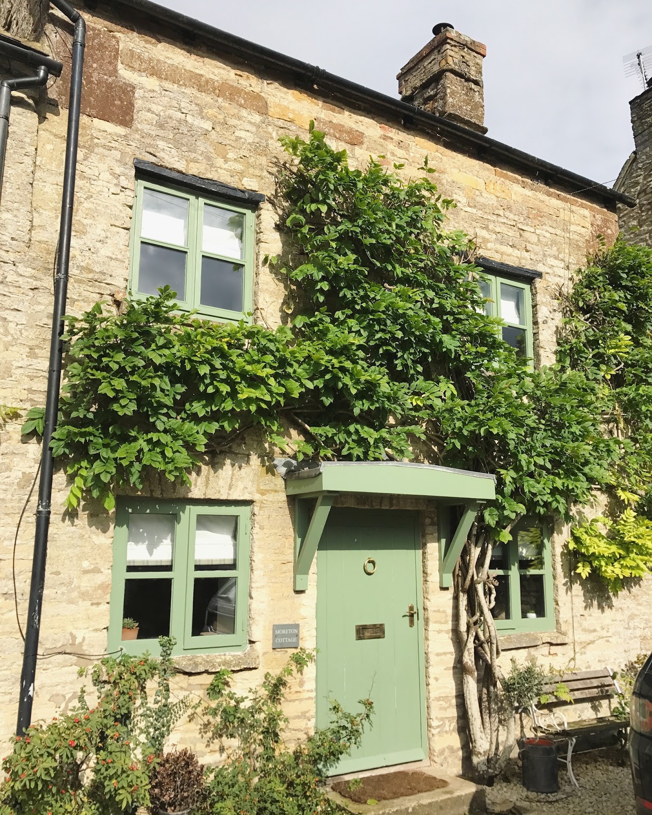 Travel Little Cotswold Cottage and Summer in The Cotswolds Roses