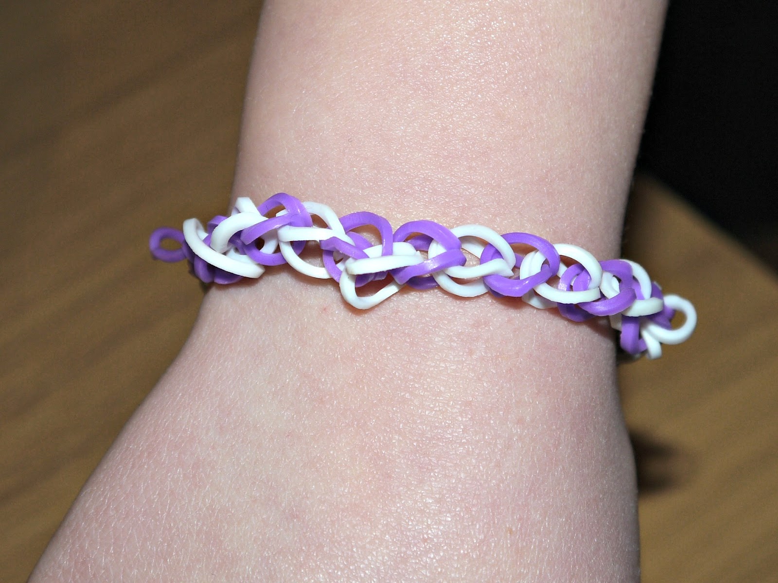 Inside the Wendy House Making Bracelets with the Shimmer 'n' Sparkle