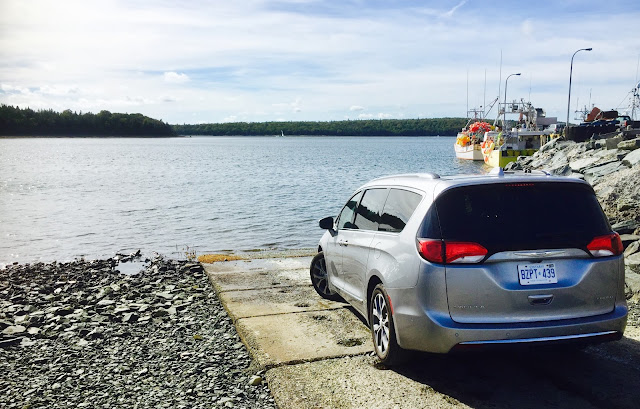 Pacifica 2017 Chrysler Pacifica Fisherman's Cove