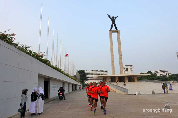 monumen pembebasan irian barat
