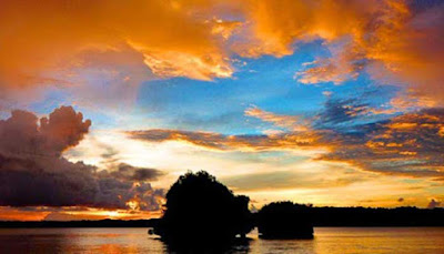 10 Pantai Terindah Pulau Papua Pantai-Teluk-Triton
