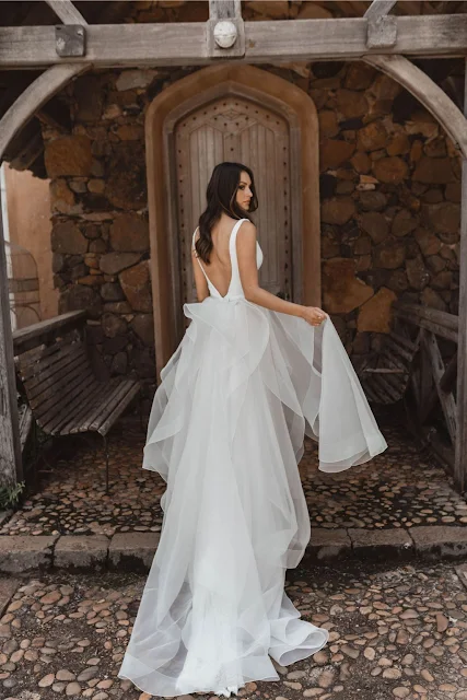 @nathan.lapham detachable trains wedding dresses bridal accessories online boutique bride