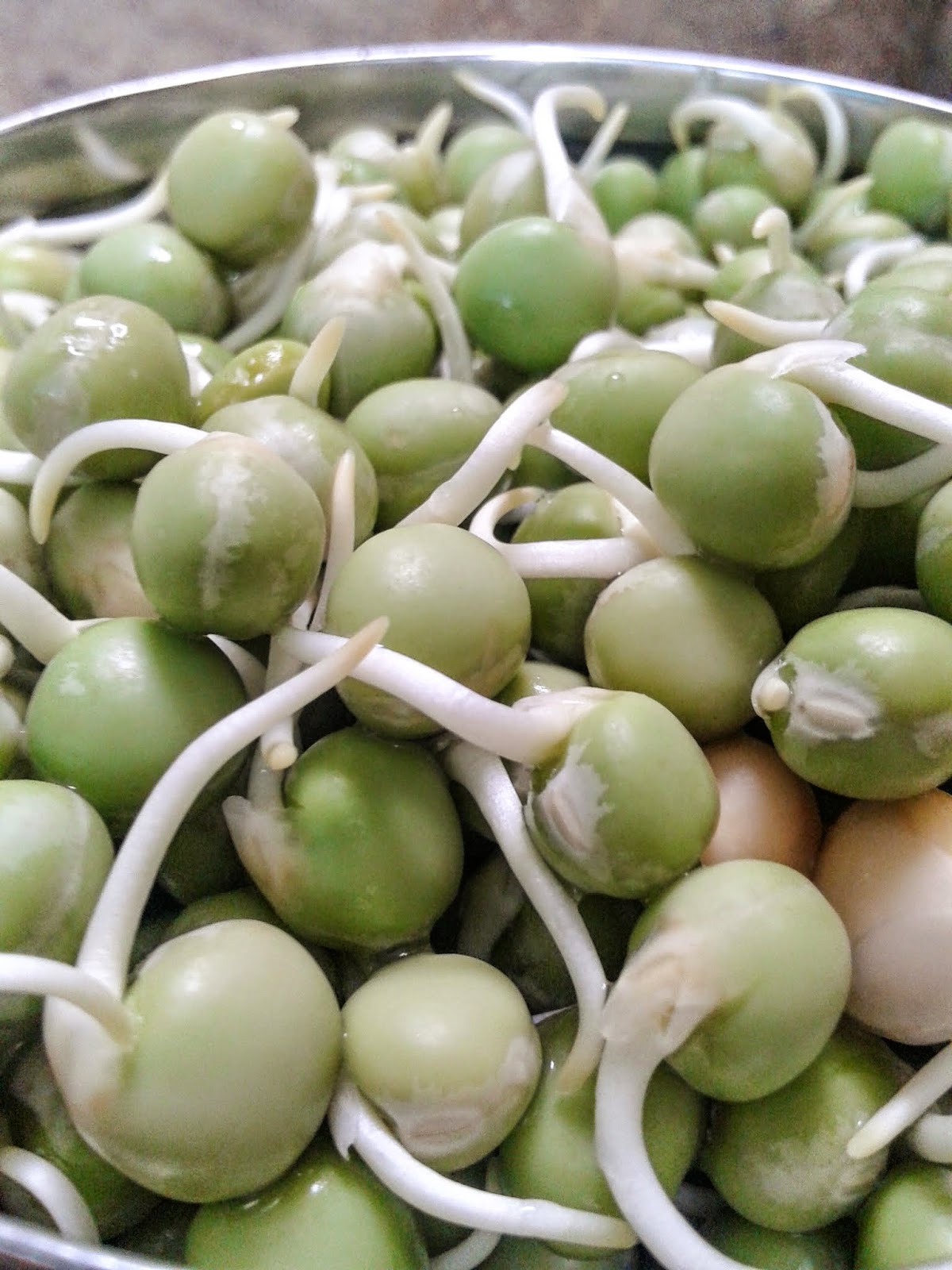 VIRUNTHU UNNA VAANGA SPROUTED GREEN PEAS CURRY