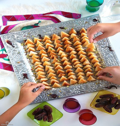 Mini Cream Cheese Sweet Samosas (Samboosak) Mini Cream Cheese Sweet Samosas (Samboosak)