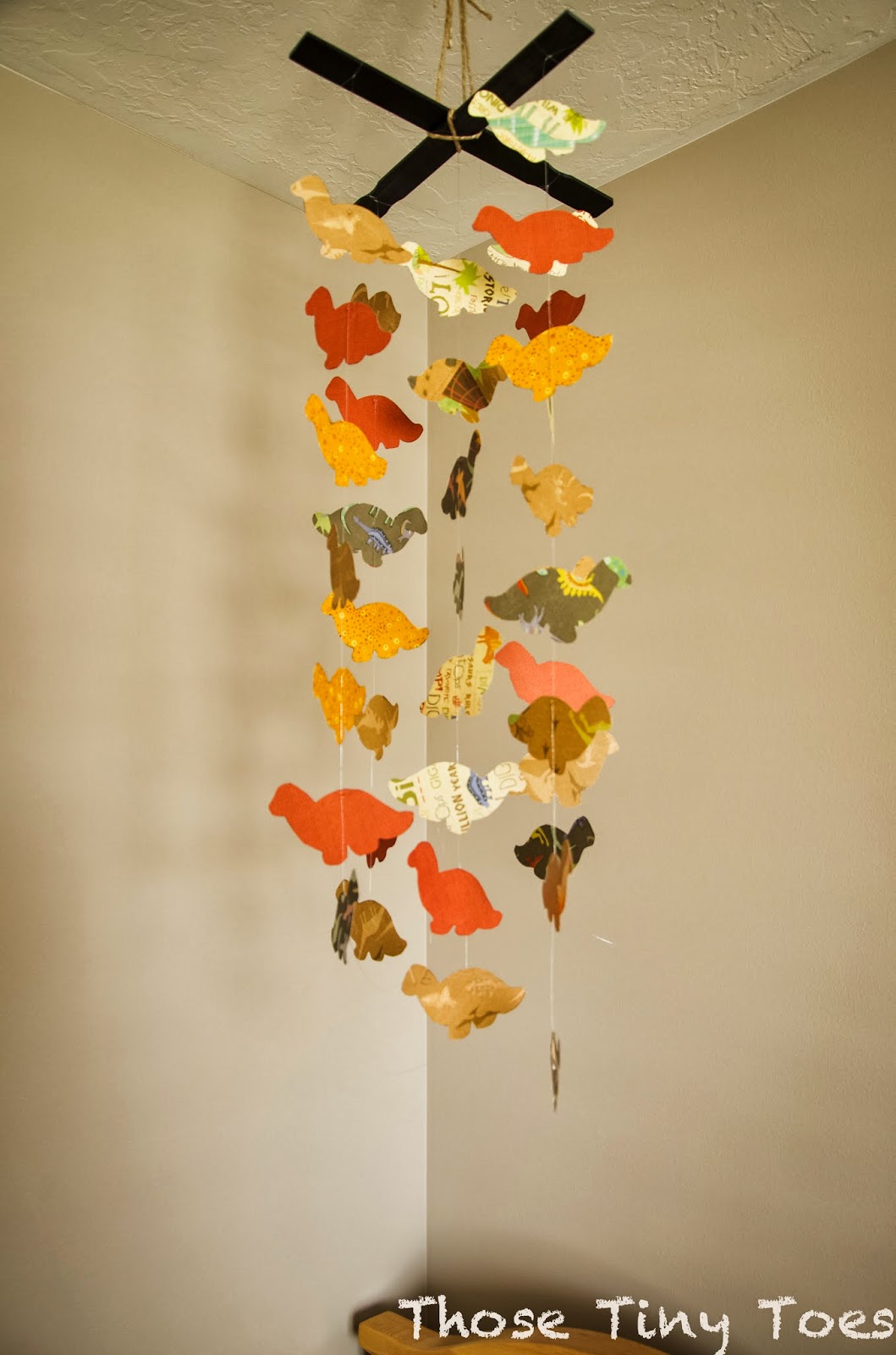 Those Tiny Toes DIY Dinosaur Mobile