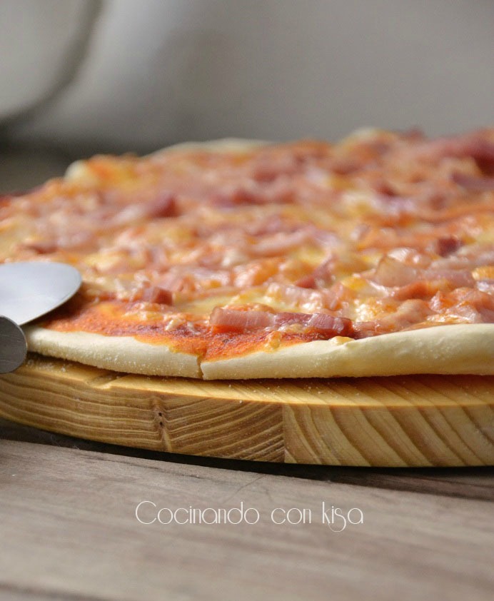 Cocinando con Kisa Pizza con base fina (KitchenAid)