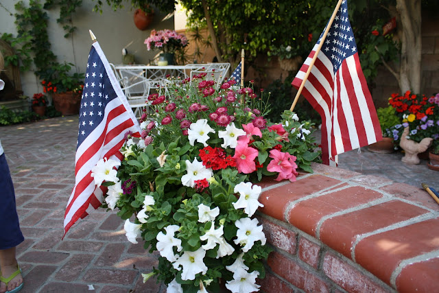memorial day, patriotic garden decor