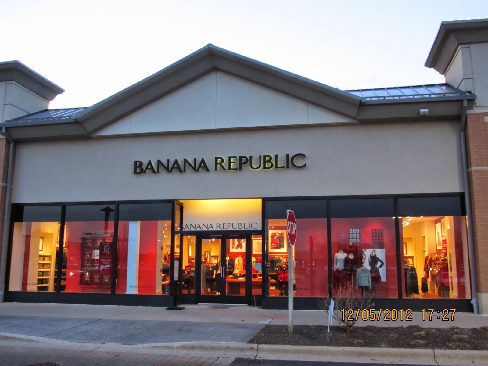 Trip to the Mall Geneva Commons (Geneva, IL)