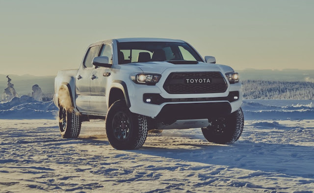 Tacoma 2017 Toyota Tacoma white
