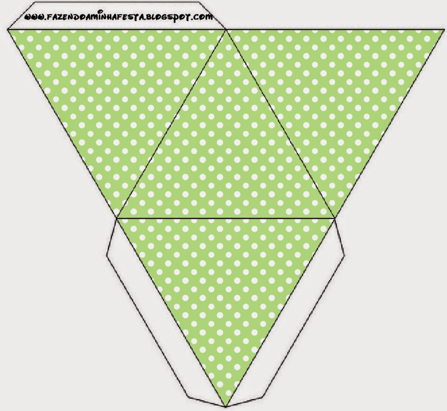 Caja con forma de pirámide de Verde y Celeste.