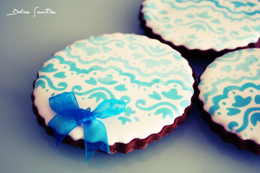 Galletas "Blue Lace": Cómo usar stencils sobre glasa {Foto Tutorial} Lace cookies galletas de chocolate