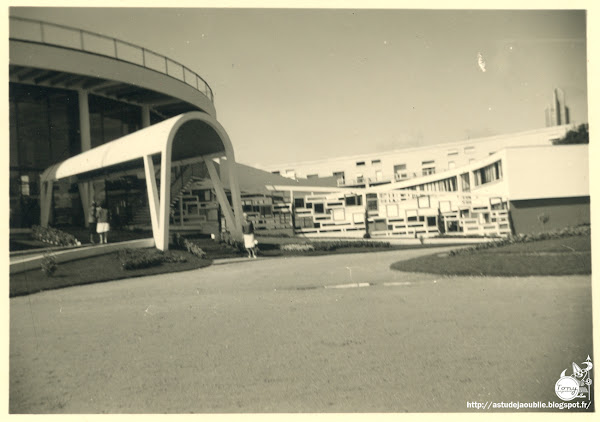 Royan - Le casino municipal  Architectes: Claude Ferret, Pierre Marmouget, Adrien Courtois et Pierre Bonpaix.  Construction: 1956 - 1960, ouvert en 1960.  Destruction: 1985