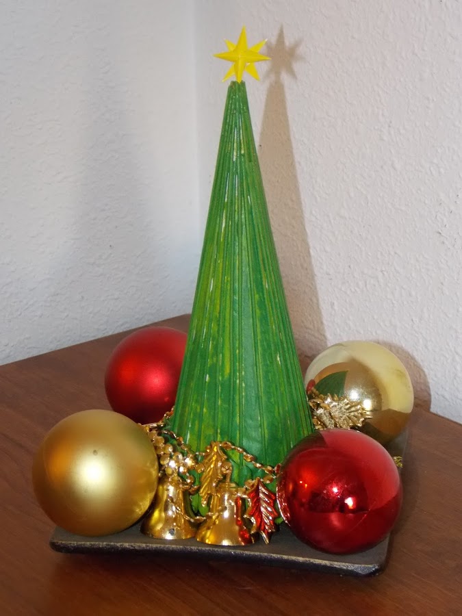 Árbol con macarrones y espaguetis