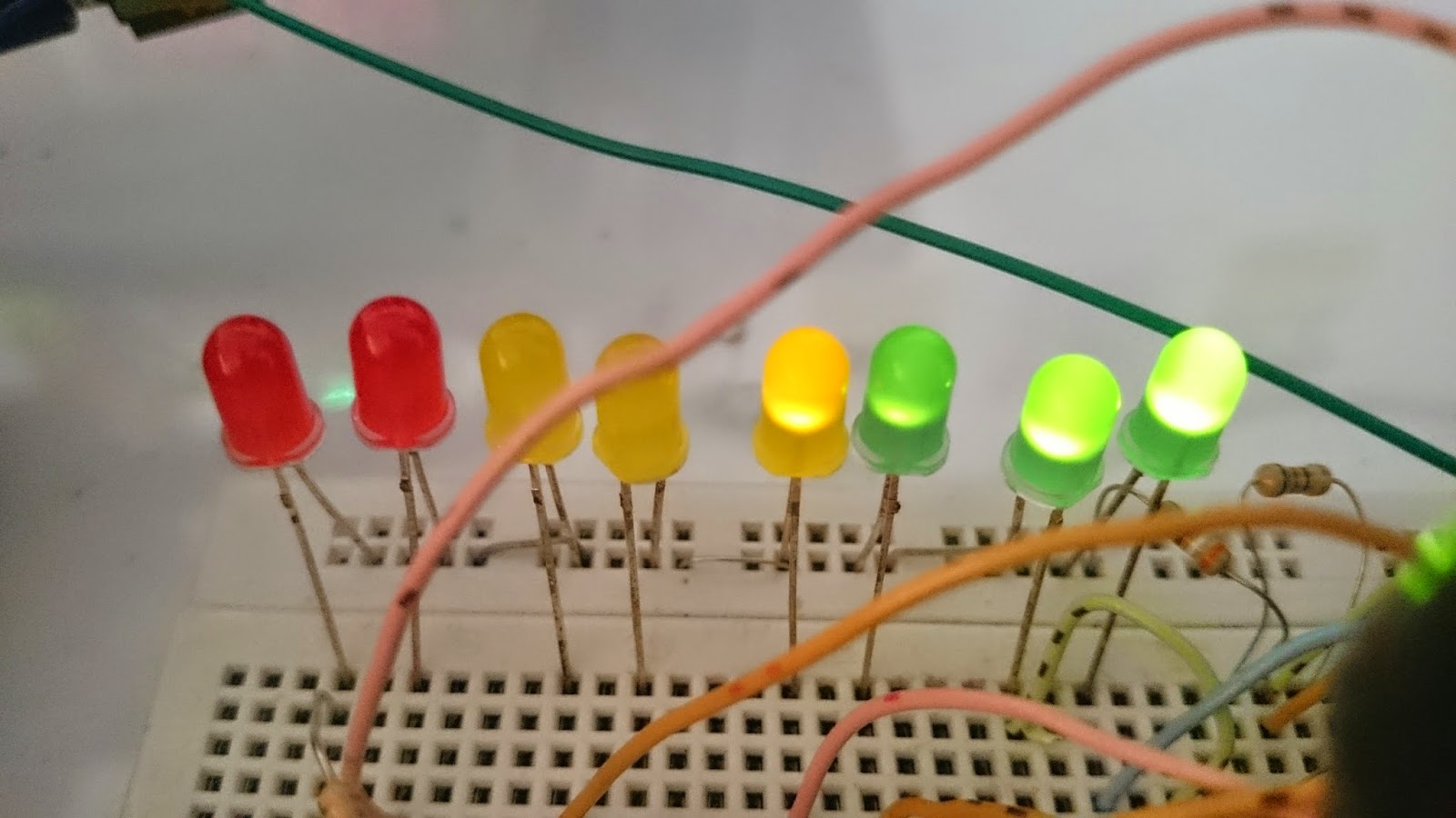 Audio VU meter with 8 LED ~ Simple Projects