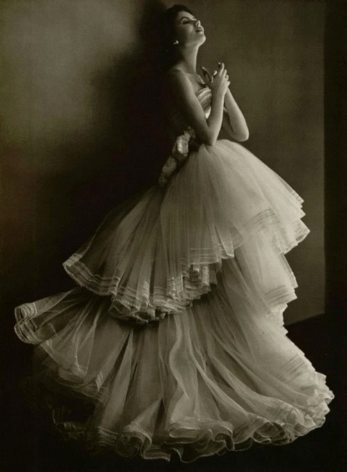 Principiante tolerancia Simpático cultura / ... acertijos enlaceverde: Cristobal Balenciaga Principiante tolerancia Simpático cultura / ... acertijos enlaceverde: Cristobal Balenciaga