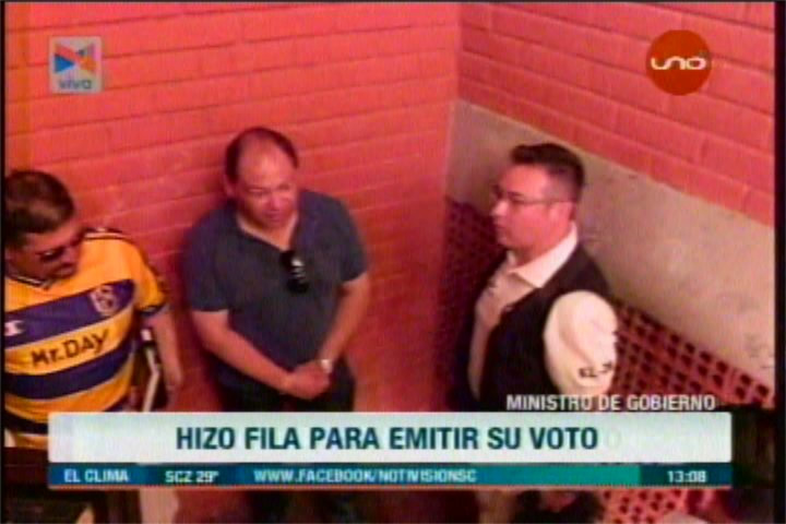 ABUCHEAN E INSULTAN A CARLOS ROMERO - JUDICIALES 2017