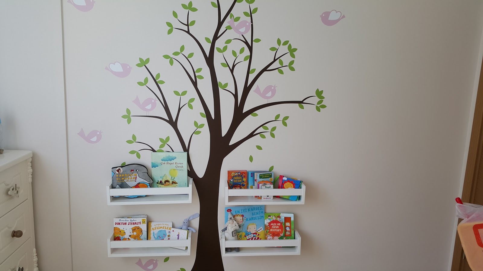 <em>♥</em>Neslihan Akçay<em>♥</em> Çocuklar İçin Okuma Köşesi