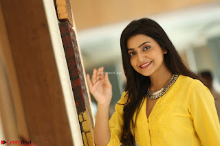 Avantika Mishra looks super cute in yellow kurti at interview about Vaishakam
