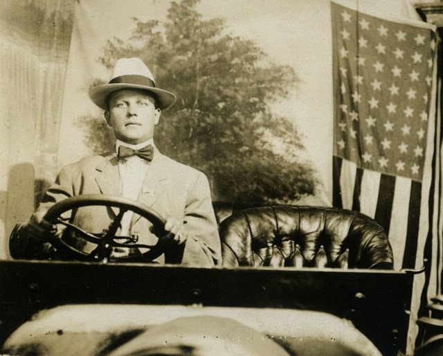 25 Interesting Vintage Studio Photographs With Prop Cars ~ Vintage Everyday