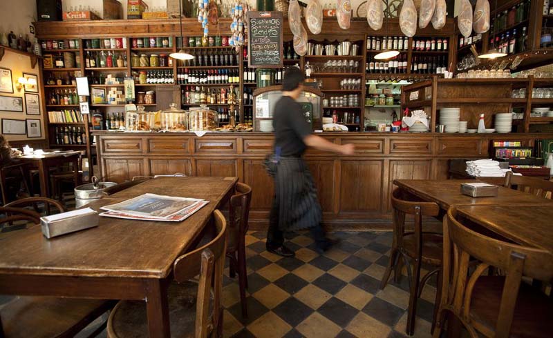 Have a chopp at Bar El Federal, the oldest bar in Buenos Aires.