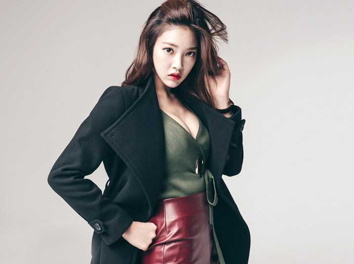 Park Jung Yoon Red Leather Skirt Green Sweater Pulsa Unipin
