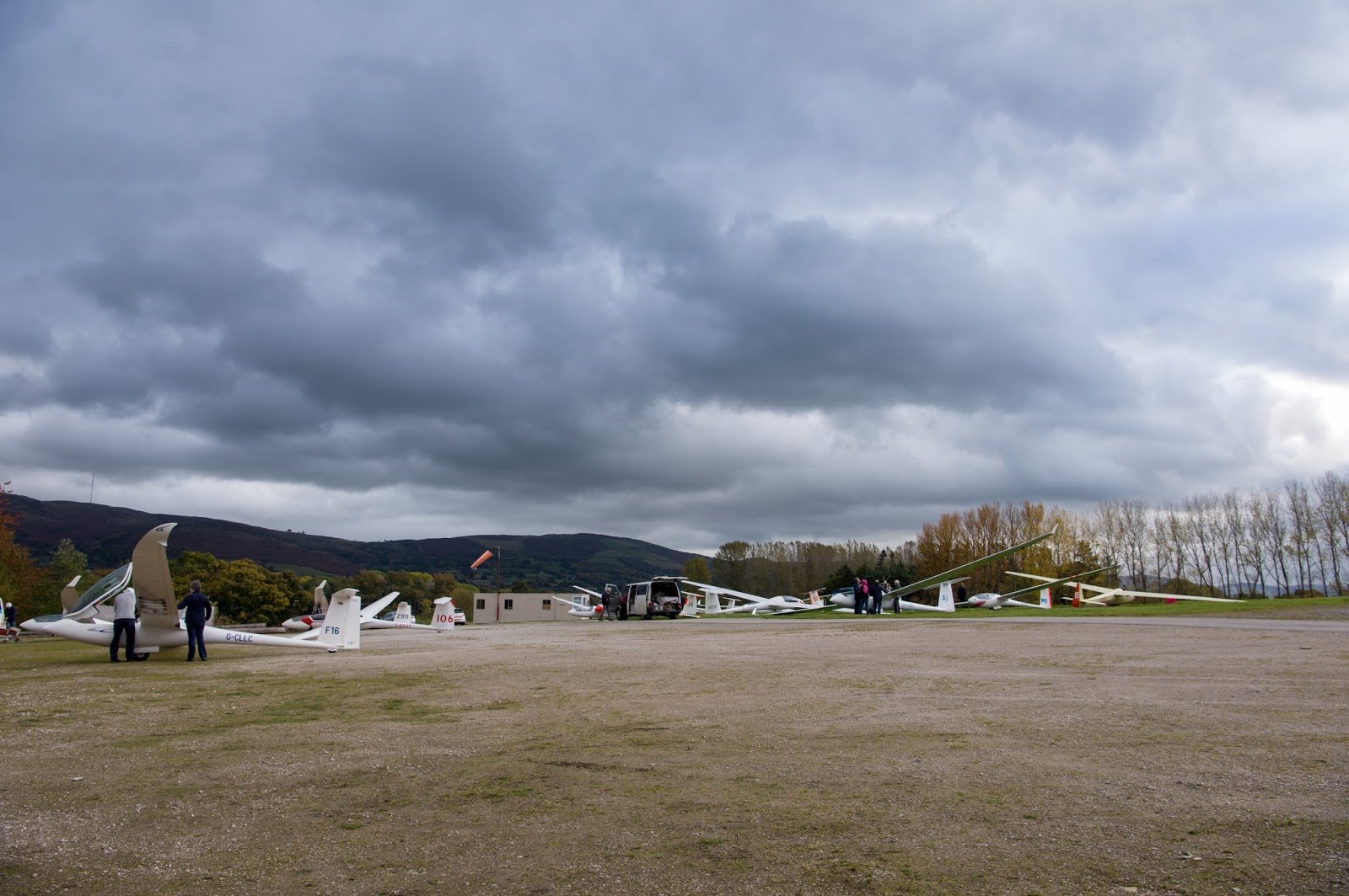 Devon & Somerset Gliding Club News Thursday 27th October Denbigh
