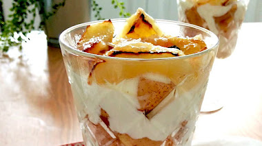 Copas de manzana con granizado de yogur