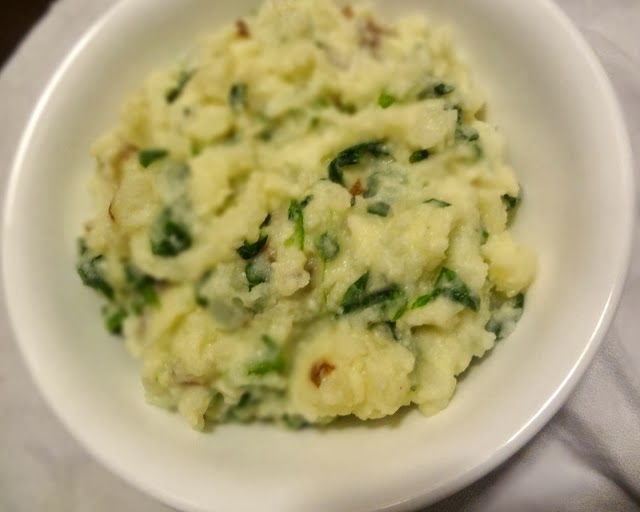 The Cooking Actress' 3rd Blogaversary --Original Recipes round up! Spinach and Roasted Garlic Mashed Potatoes