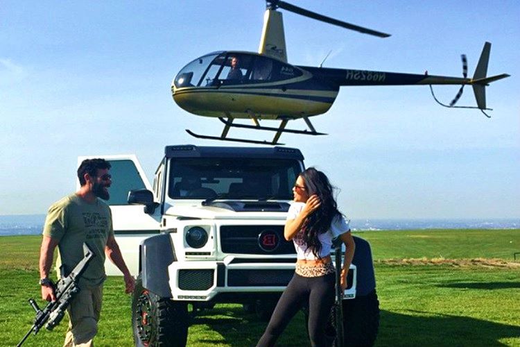 Dan Bilzerian'ın resmi belgelere göre 450.000.000 doların üzerinde bir serveti bulunuyor.