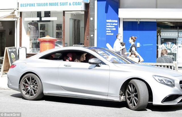 Bang Ozil Mojok Sama Pacarnya Amine Gulse Bang Ozil Mojok Sama Pacarnya Amine Gulse