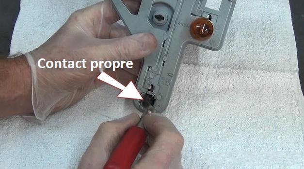 Comment changer une ampoule de clignotant arrière