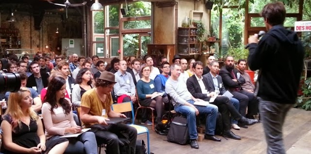Start-Up Café 2013 à Paris : "se vendre" aux géants du Net ou non ?