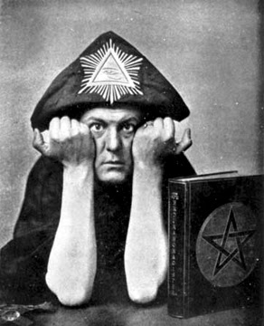 Alesteir Crowley - O controverso e influente ocultista precursor de uma Nova Era Alesteir Crowley - O controverso e influente ocultista precursor de uma Nova Era