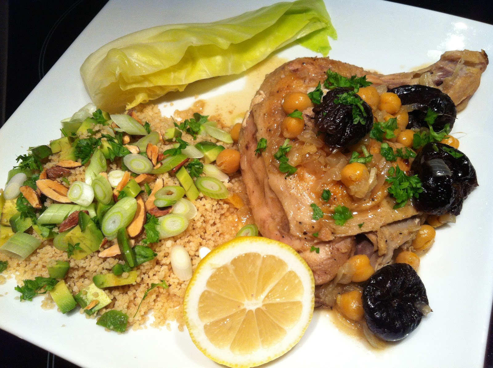 Evas Køkken Marokkansk kylling med svesker, kikærter og couscous