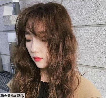 Uốn bính chân tóc luôn là kiểu tóc được yêu thích của các nàng toc ngan uon binh