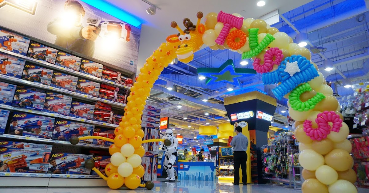 Toys"R"Us Vivocity Flagship Store Revamp!
