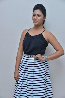 Kruthika Jayakumar latest stills 2017 Kruthika Jayakumar