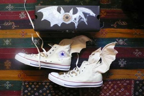 winged converse shoes