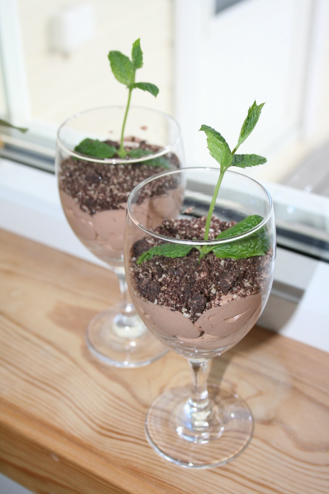 Mona's kjøkken, for det meste uten gluten, melk og egg Spiselige blomster