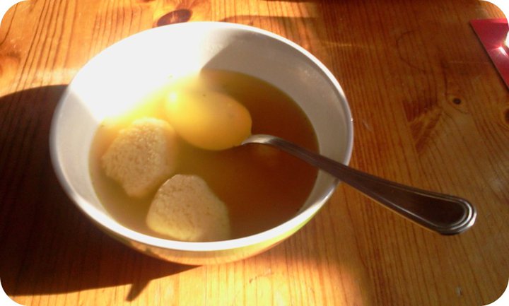 Clonlin: Recipe: Semolina dumpling soup- Griessnockerl Suppe