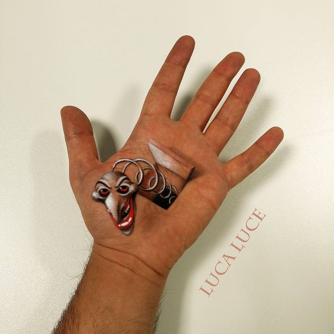 20-Surprise-Jack-in-the-Box-Luca-Luce-Body-Painting-with-3D-Hand-Drawings-www-designstack-co