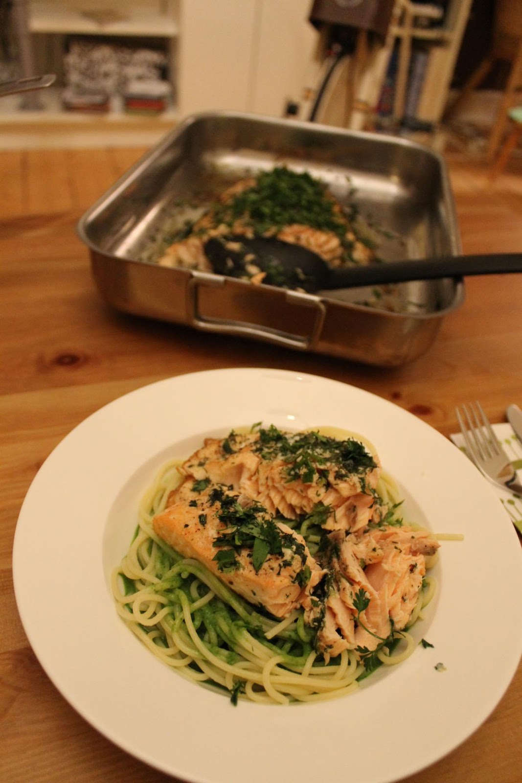 Polly Pünktchen: Kulinarische Reise: Lachs mit Spinat-Buttersoße
