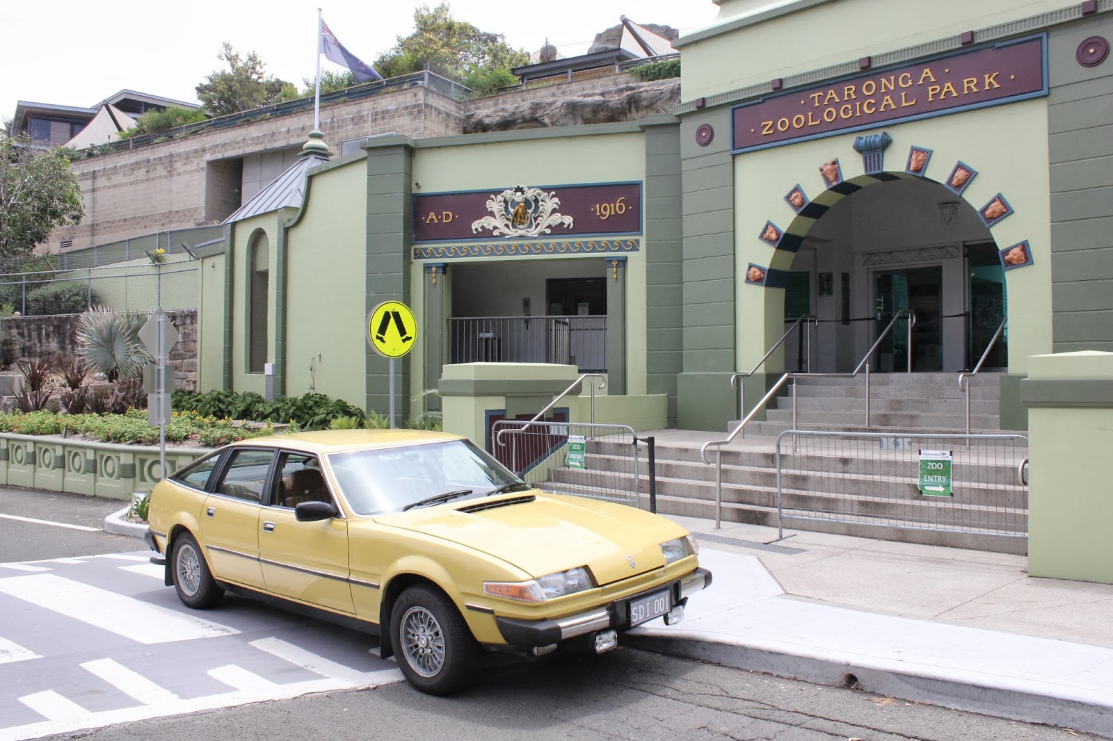Aussie Old Parked Cars: 1979 Rover SD1 3500