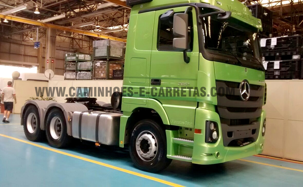 o novo mercedes benz actros em detalhes caminhões e carretas a